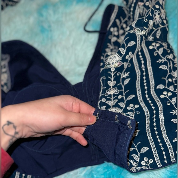 Lehenga - Picture 6 of 8